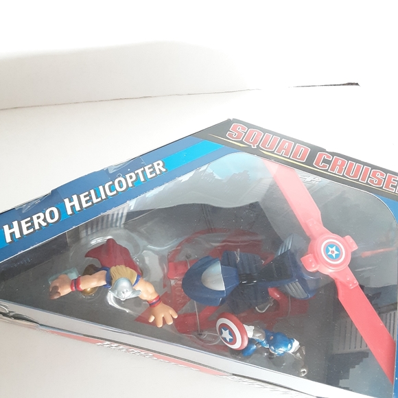 MARVEL SUPER HERO SQUAD HERO HELICOPTER WITH CAPTAIN AMERICA AND THOR - Picture 5 of 9